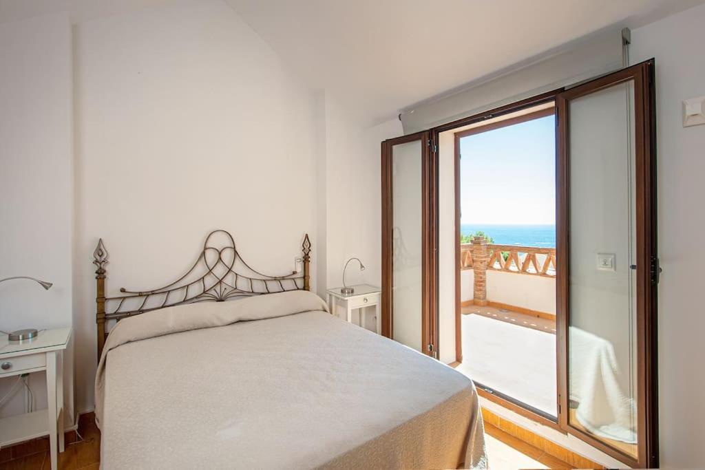Sunny House With Great Sea Views, 3 Terraces, Private Heated Pool And Sauna La Herradura  Exterior photo